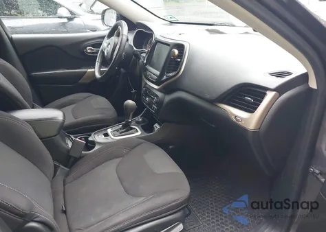 2017 Jeep Cherokee Latitude 4X4 from USA, damaged, VIN 1C4PJMCB4HW657568